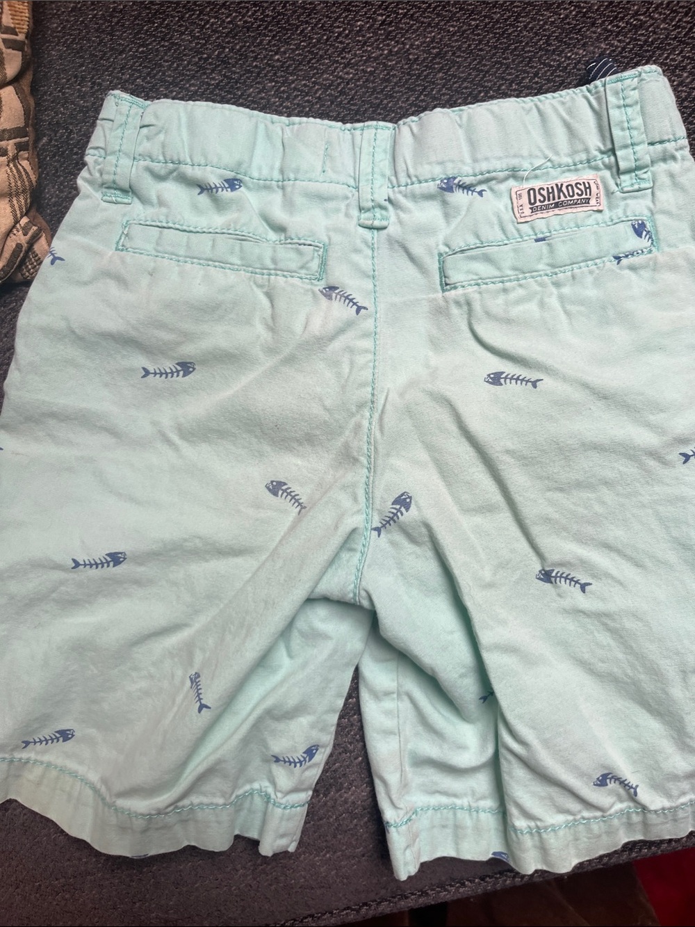 OshKosh B'gosh Mint Shorts with Navy Fishbone Print - Picture 3 of 6